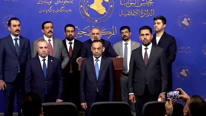 المالية النيابية: حكومة الزيدي تسلّمت اقتصادًا غارقًا بالديون من السوداني.. والرواتب "صعبة"