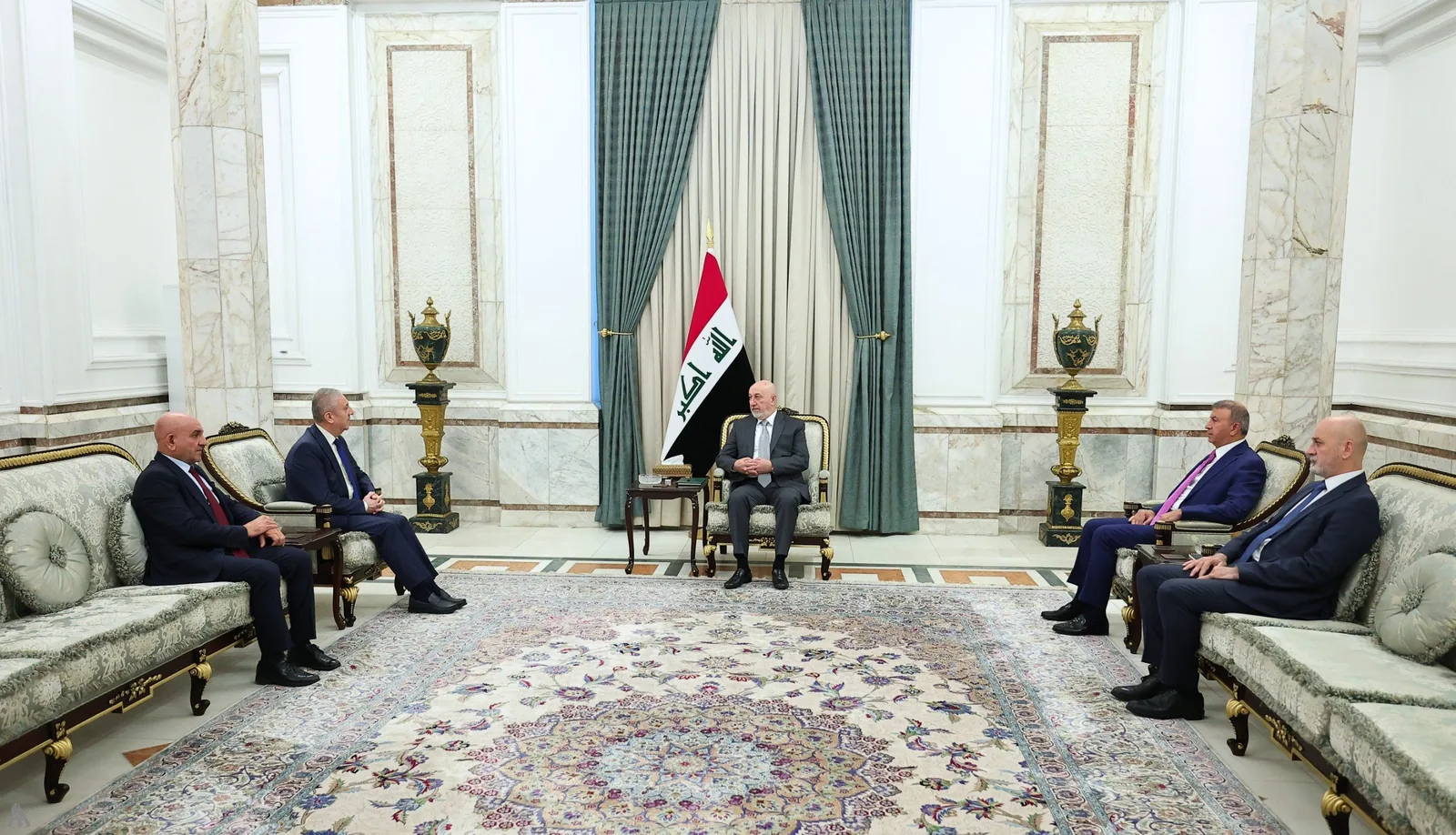 رئيس الجمهورية يؤكد أهمية إنصاف ذوي الشهداء والمؤنفلين ومتابعة حقوقهم