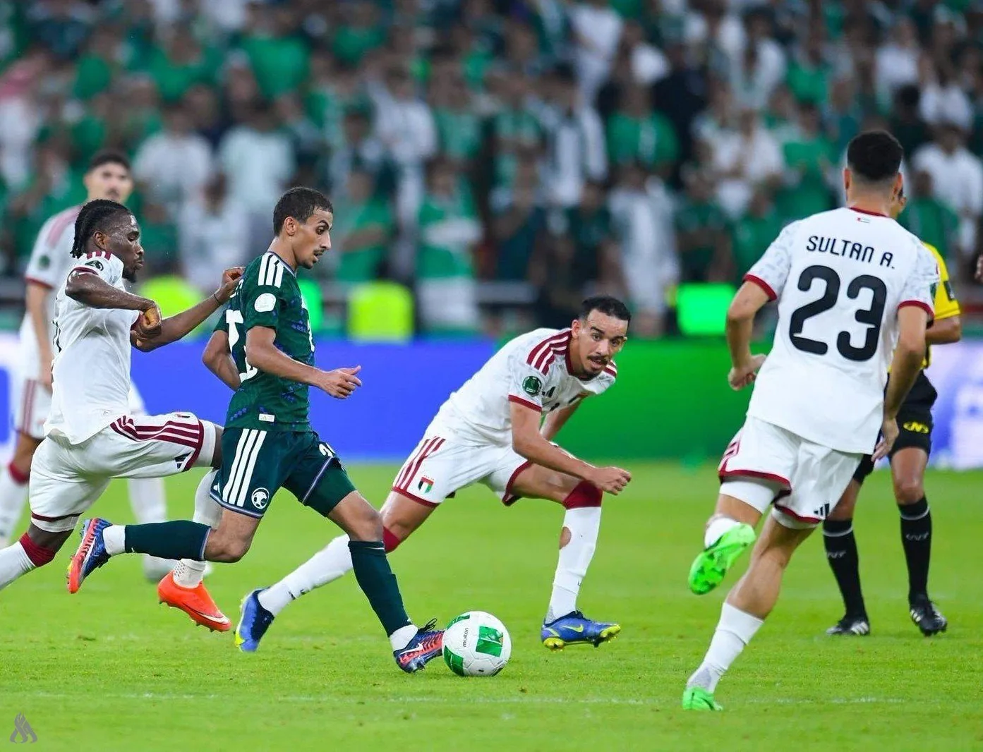 السعودية تهزم الإمارات بثنائية وتتوج بلقب كأس الخليج