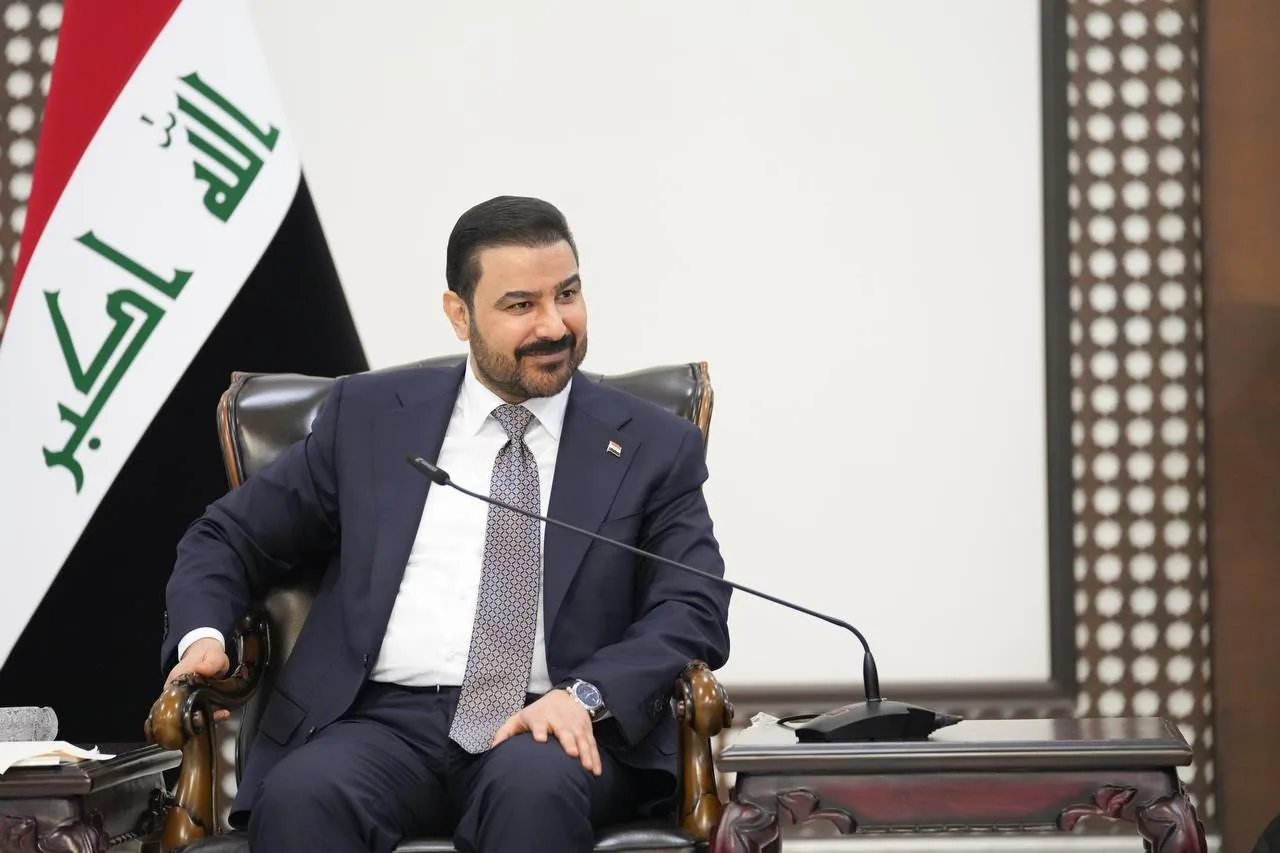 المالية النيابية: رئيس الوزراء اعترض على مقترح توزيع الرواتب كل 45 يوماً