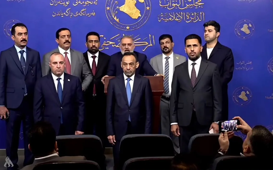 المالية النيابية: رئيس الوزراء اعترض على مقترح لتوزيع الرواتب كل 45 يوما