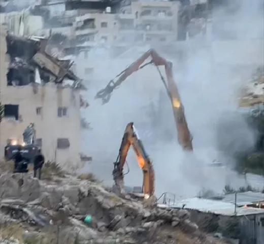 فلسطين: جيش الاحتلال يهدم بناية سكنية من خمسة طوابق في بلدة الطور بالقدس
