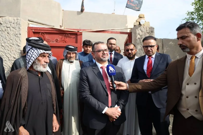 وزير التعليم وكالة يمنح ابنة الشهيد كاظم الركابي منحة مجانية لدراسة الطب