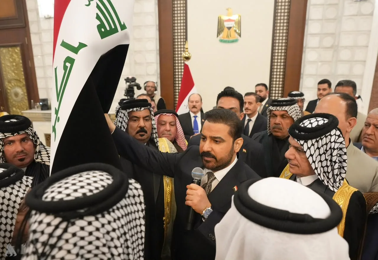 نواب وشيوخ: دعوة رئيس الوزراء لرفع العلم العراقي في المضايف رسالة لتعزيز الهوية الوطنية وسيادة الدولة