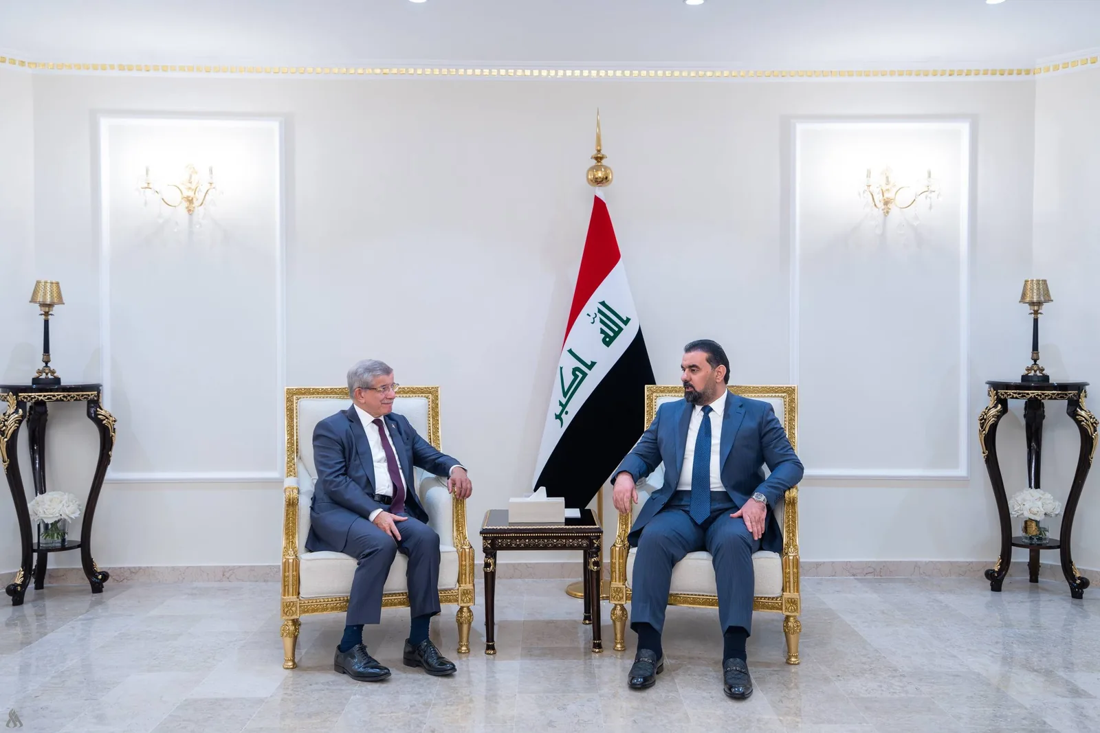 الحلبوسي وأوغلو يبحثان مسار العلاقات العراقية – التركية وسبل تعزيزها