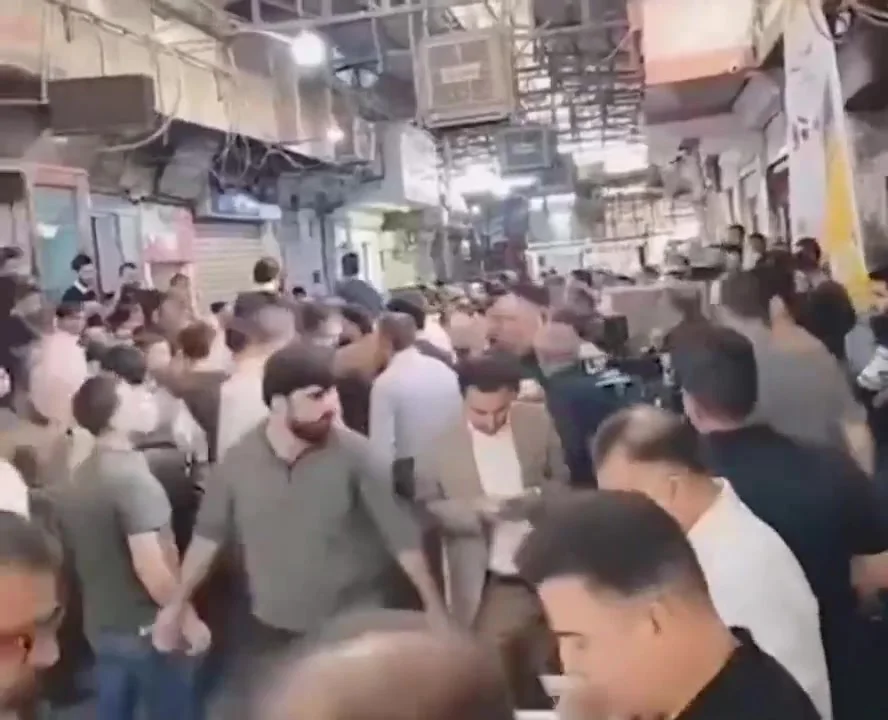 اضطراب في أسواق الصرف وإغلاق لمكاتب تداول الدولار والمتاجر
