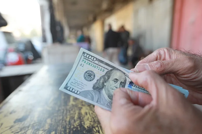 مستشار الحكومة لـ"بغداد اليوم": إجراءات احترازية لحماية استقرار الدينار من الصدمات الخارجية-عاجل